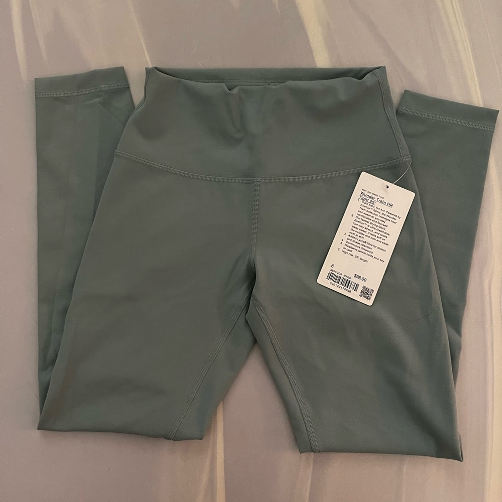 New Lululemon Wunder Train High-Rise Tight 25"
Misty Glade